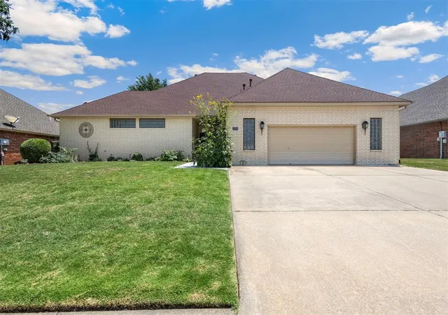 1st image of 812 Julies Trl, Edmond, OK 73012 | MLS# 1241596