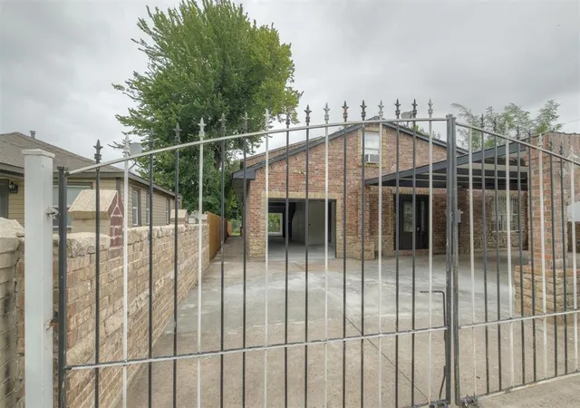 Photo 2 of Single family home for sale at 337 Se 48th Street, Oklahoma City, OK 73129 | MLS# 1241597 | Listing updated on 2026-08-23