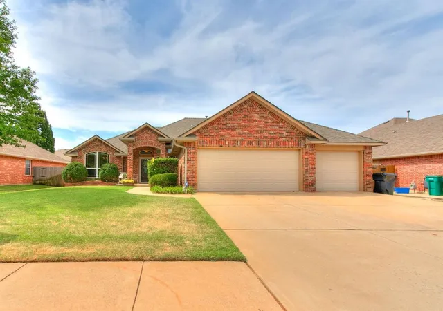 1st image of 10628 Nw 39th St, Yukon, OK 73099 | MLS# 1241601