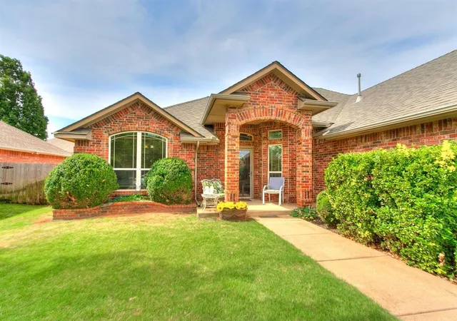 2nd image of 10628 Nw 39th St, Yukon, OK 73099 | MLS# 1241601