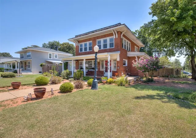 2nd image of 628 W Main St, Purcell, OK 73080 | MLS# 1241609