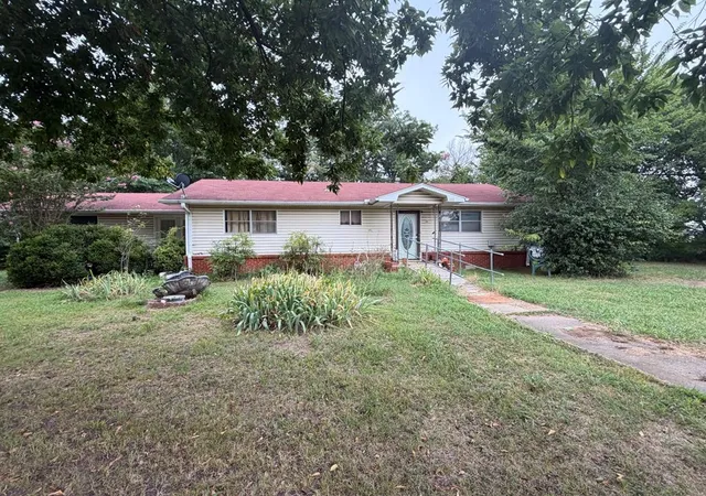 1st image of 106 S 4th Ave, Stroud, OK 74079 | MLS# 1241618
