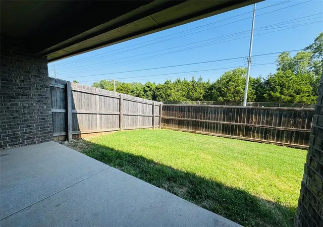 image of 1001 Merlin Dr Dr, Norman, OK 73072
