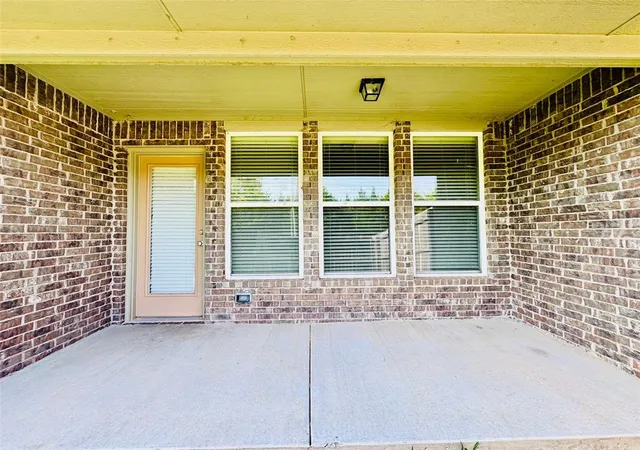 2nd image of 1001 Merlin Dr Dr, Norman, OK 73072