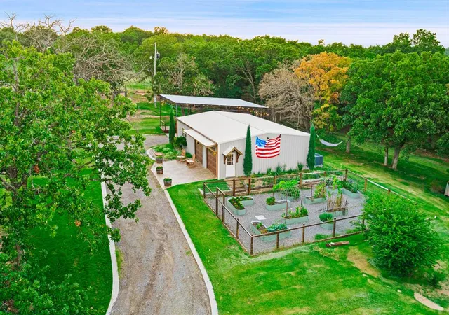 Photo 1 of Single family home for sale at 11600 E Coffee Crk Rd, Arcadia, OK 73007 | MLS# 1241634 | Listing updated on 2026-08-12