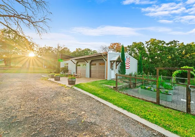 Photo 3 of Single family home for sale at 11600 E Coffee Crk Rd, Arcadia, OK 73007 | MLS# 1241634 | Listing updated on 2026-08-12