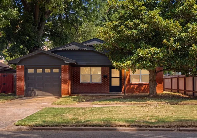 1st image of 420 W Minnesota Ave, Chickasha, OK 73018 | MLS# 1241635
