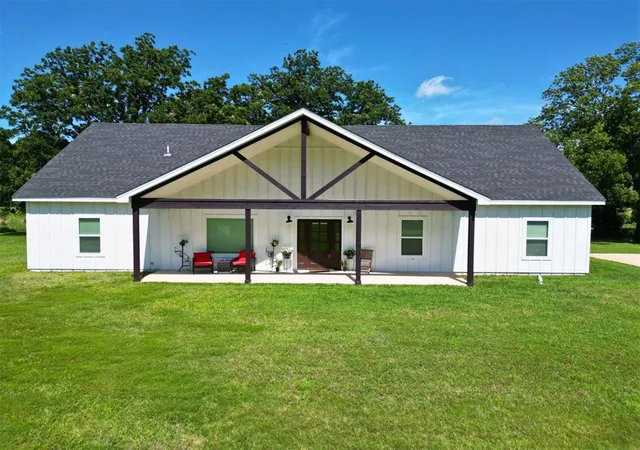 Single family home for sale at 22841 County Rd 3620, Stonewall, OK 74871 | MLS# 1241648
