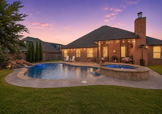 2nd image of 2117 Hidden Prairie Ct, Edmond, OK 73013 | MLS# 1241659