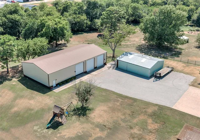 Photo 2 of Single family home for sale at 4 Cedar Lake Ln, Washington, OK 73093 | MLS# 1241669 | Listing updated on 2026-07-28