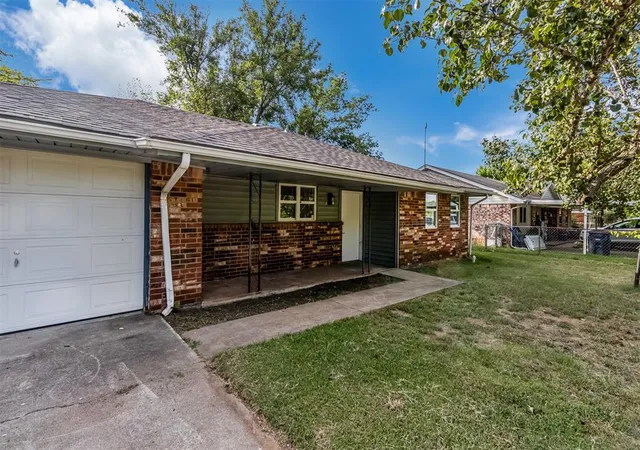 Photo 2 of Sale Pending at 403 Butler Dr, Shawnee, OK 74804 | MLS# 1241672 | Listing updated on 2026-08-10