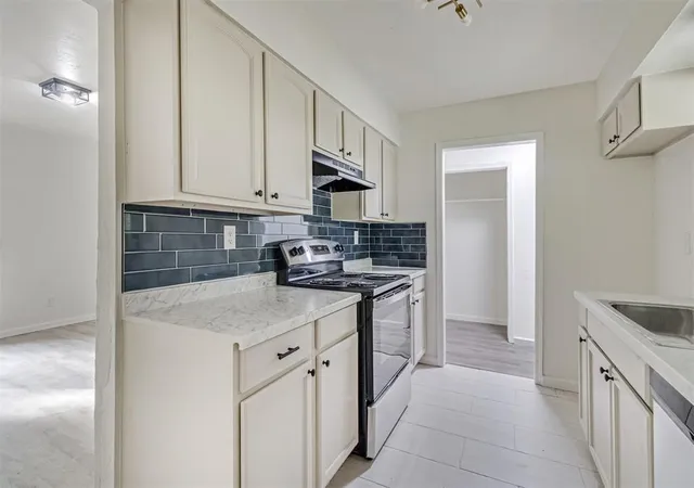 Photo 3 of Sale Pending at 403 Butler Dr, Shawnee, OK 74804 | MLS# 1241672 | Listing updated on 2026-08-10