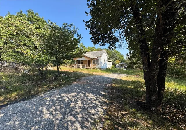2nd image of 16110 E Tecumseh Rd, Norman, OK 73026 | MLS# 1241686