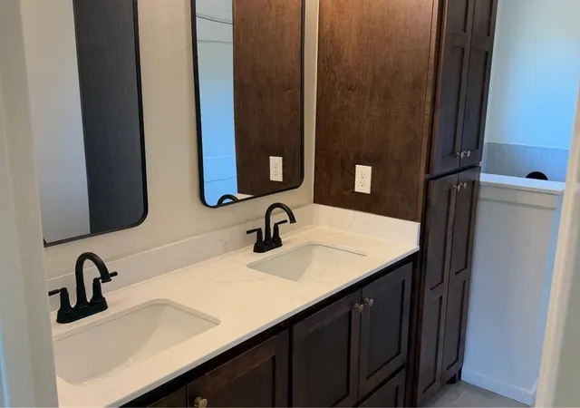 Photo 4 of Single family home for sale at 2100 Preserve Edge Dr, Edmond, OK 73034 | MLS# 1241695 | Listing updated on 2026-09-22