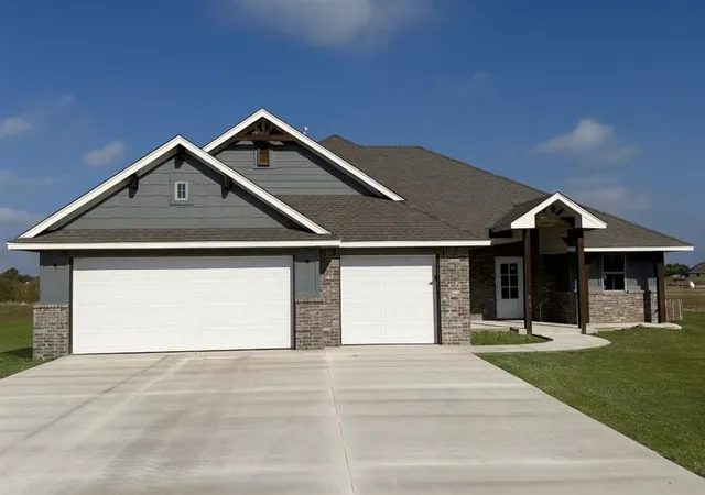 Photo 1 of Single family home for sale at 2116 Preserve Edge Dr, Edmond, OK 73034 | MLS# 1241698 | Listing updated on 2026-09-22