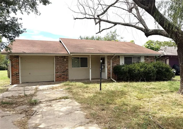 Photo 1 of Sale Pending at 1819 W Midland St, Shawnee, OK 74804 | MLS# 1241702 | Listing updated on 2026-08-19