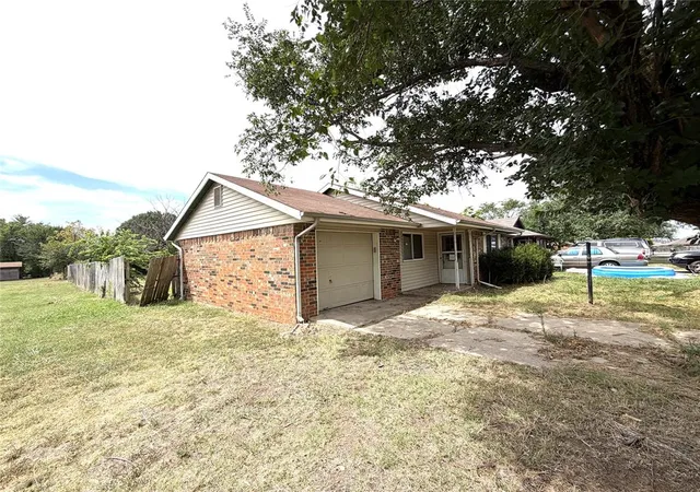 Photo 3 of Sale Pending at 1819 W Midland St, Shawnee, OK 74804 | MLS# 1241702 | Listing updated on 2026-08-19