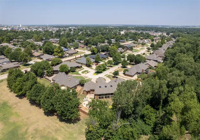 49th image of 1530 Spring Creek Dr, Yukon, OK 73099 | MLS# 1241703