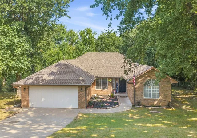 1st image of 127 Tanglewood Dr, Pauls Valley, OK 73075 | MLS# 1241706