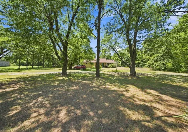 3rd image of 662 S Range Rd, Mc Loud, OK 74851 | MLS# 1241710
