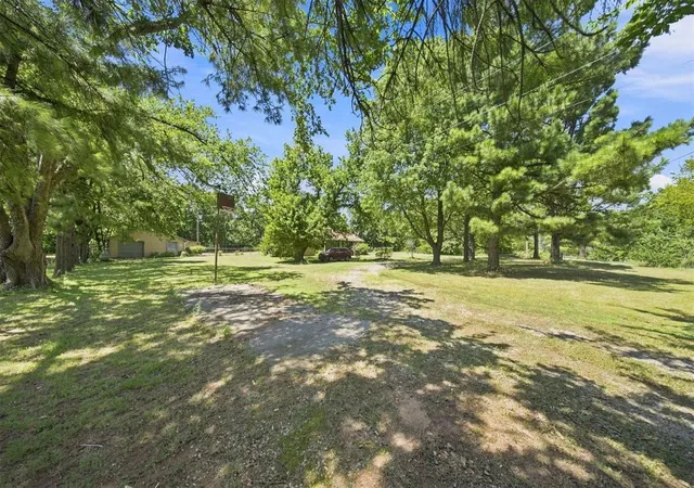 5th image of 662 S Range Rd, Mc Loud, OK 74851 | MLS# 1241710