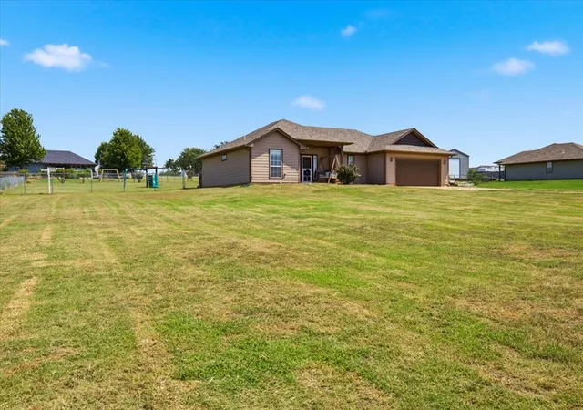 2nd image of 1301 Hillside Ter, Blanchard, OK 73010 | MLS# 1241723