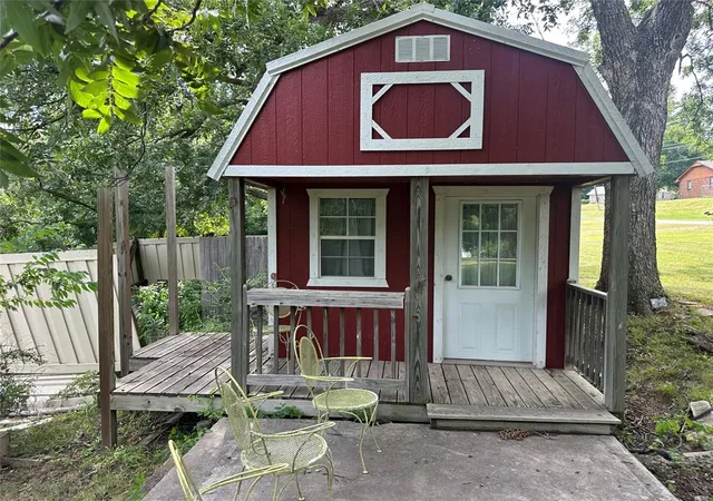2nd image of 401 S Catherine St, Pauls Valley, OK 73075 | MLS# 1241727