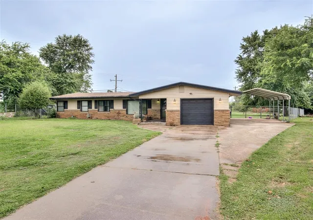 2nd image of 7101 Hilltop Ct, Oklahoma City, OK 73110 | MLS# 1241730