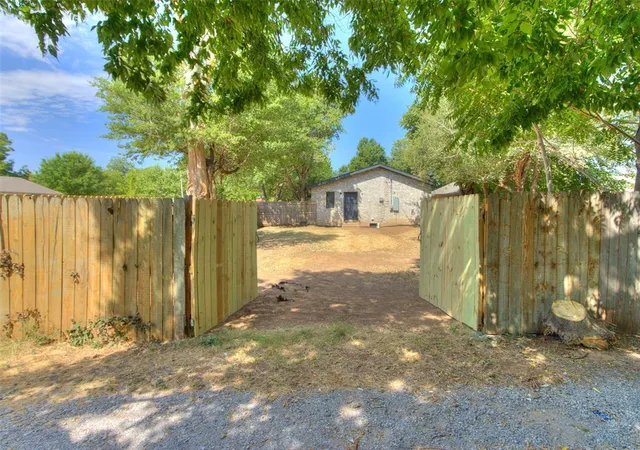 4th image of 833 S Ellison Ave, El Reno, OK 73036 | MLS# 1241731