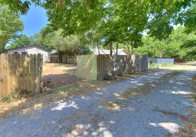 5th image of 833 S Ellison Ave, El Reno, OK 73036 | MLS# 1241731