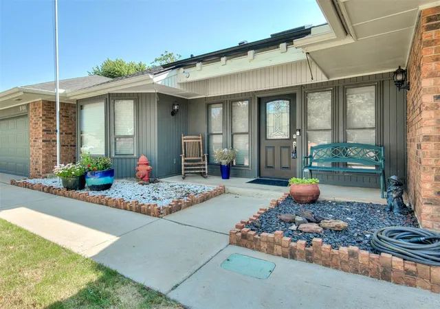 3rd image of 3100 N Meadowood Dr, Oklahoma City, OK 73110 | MLS# 1241732