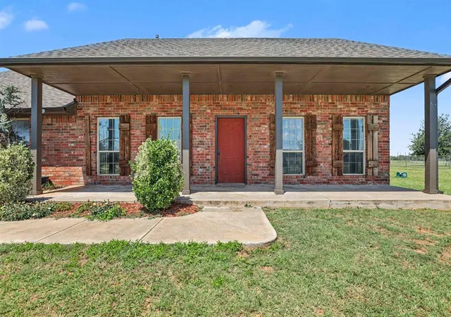 2nd image of 403 Scissor Tail Ln, Tuttle, OK 73089 | MLS# 1241734
