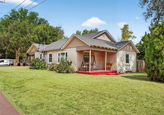 2nd image of 601 N Madison Ave, Elk City, OK 73644 | MLS# 1241747
