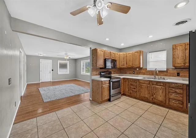3rd image of 601 N Madison Ave, Elk City, OK 73644 | MLS# 1241747