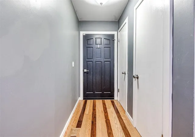 4th image of 411 Oak Crk Dr, Yukon, OK 73099 | MLS# 1241751