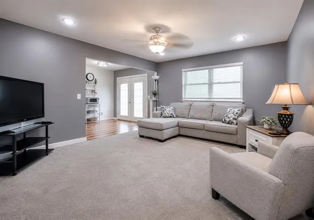 5th image of 411 Oak Crk Dr, Yukon, OK 73099 | MLS# 1241751