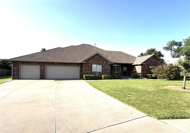 Photo 1 of Sale Pending at 2816 Land Run Rd, Moore, OK 73160 | MLS# 1241764 | Listing updated on 2026-08-21