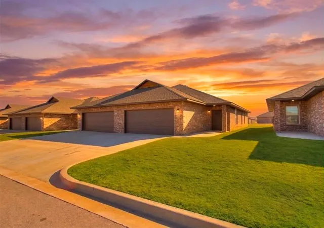 3rd image of 1848 Cypress Ln, El Reno, OK 73036 | MLS# 1241772