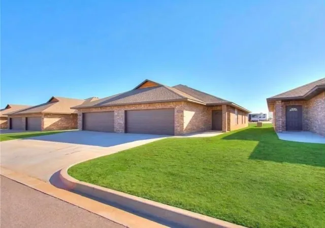 4th image of 1848 Cypress Ln, El Reno, OK 73036 | MLS# 1241772