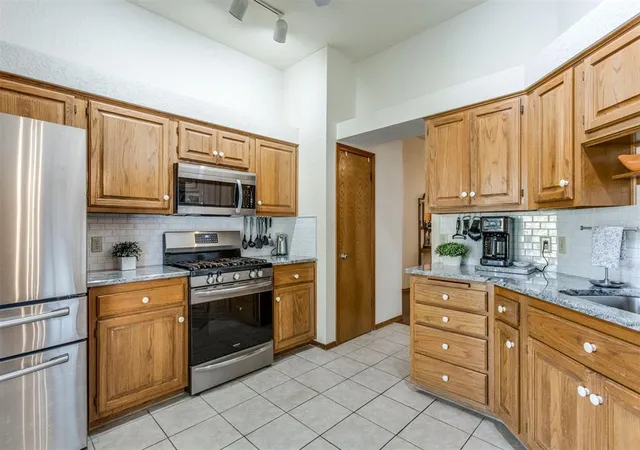 Photo 3 of Single family home for sale at 1705 Park View Pl, Edmond, OK 73003 | MLS# 1241776 | Listing updated on 2026-09-18