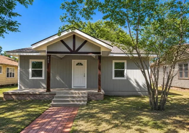 1st image of 305 N Hill St, Hobart, OK 73651 | MLS# 1241779