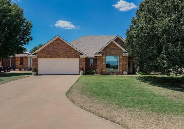 1st image of 212 S Vernon Ave, Hinton, OK 73047 | MLS# 1241785