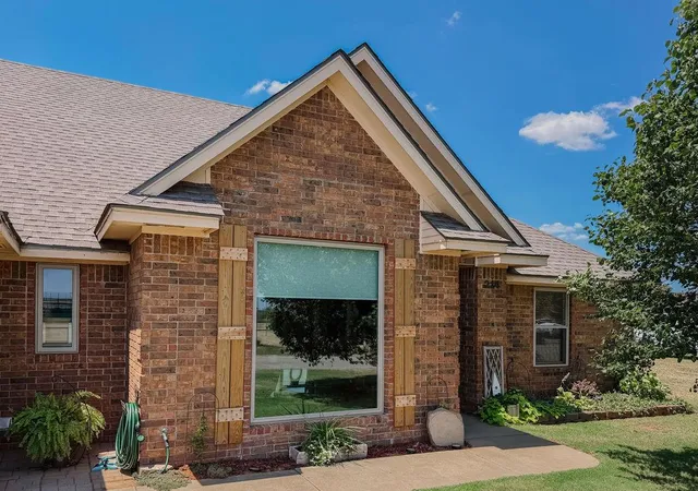 4th image of 212 S Vernon Ave, Hinton, OK 73047 | MLS# 1241785