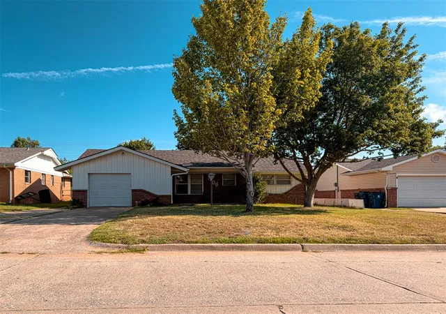1st image of 1406 W Mississippi Ave, Chickasha, OK 73018 | MLS# 1241790