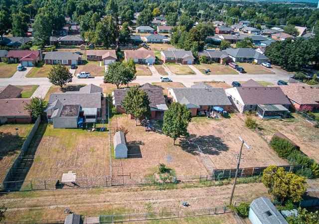 23rd image of 1406 W Mississippi Ave, Chickasha, OK 73018 | MLS# 1241790