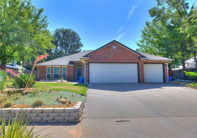 1st image of 221 Victory Dr, Norman, OK 73072 | MLS# 1241795