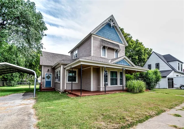 1st image of 115 W 5th St, Stroud, OK 74079 | MLS# 1241810