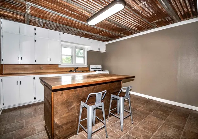 Photo 3 of Single family home for sale at 115 W 5th Street, Stroud, OK 74079 | MLS# 1241810 | Listing updated on 2026-08-04