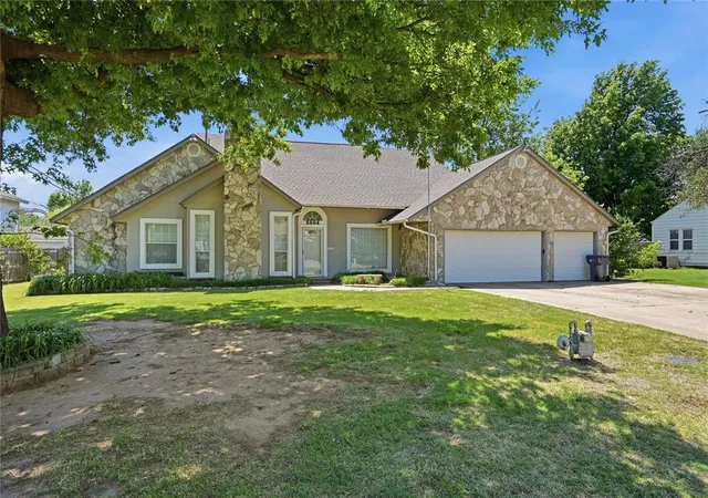 Photo 1 of Single family home for sale at 5804 Nw 53rd Street, Warr Acres, OK 73122 | MLS# 1241820 | Listing updated on 2026-09-03
