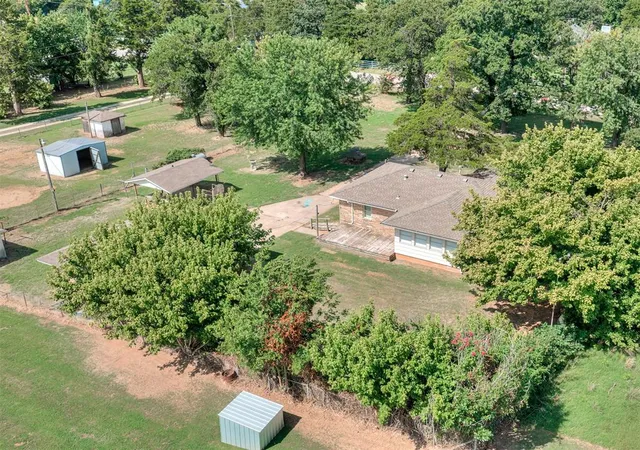 17th image of 240 N Bobby Mankin Dr, Choctaw, OK 73020 | MLS# 1241823